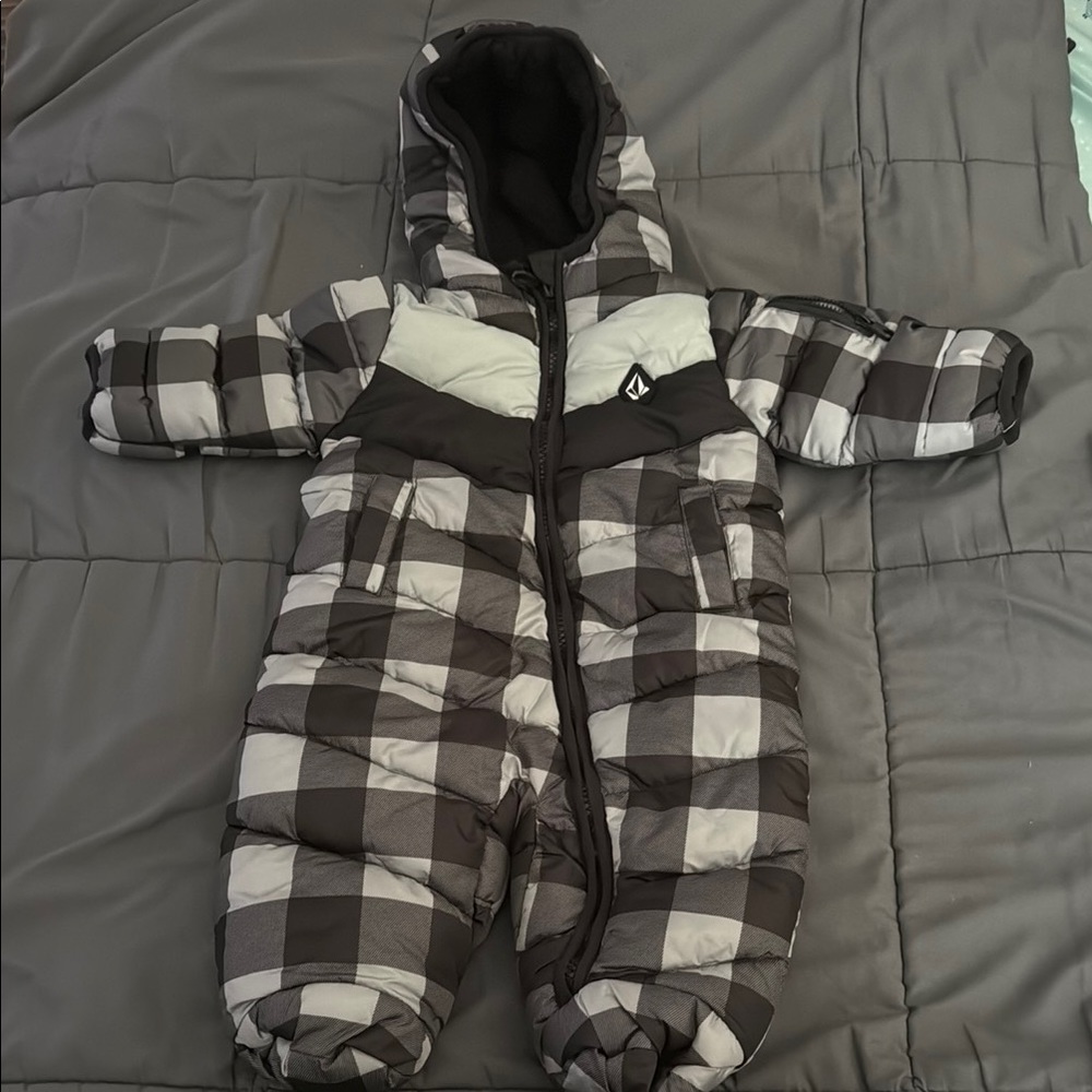 Volcom Black and Gray Puffer Snowsuit Jacket 6/9 months - NWT